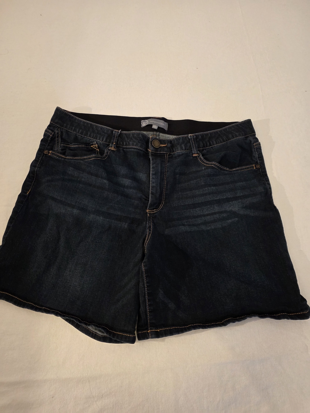 Wit And Wisdom Dark Wash Denim Women’s Shorts. Size 16